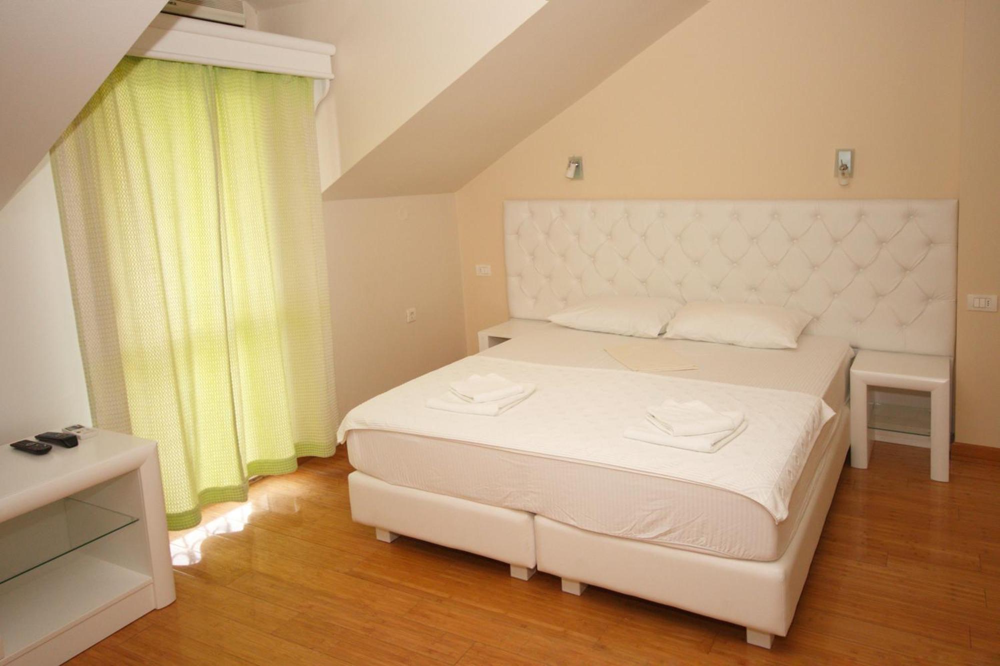 Hotel Rr Herceg Novi Eksteriør billede
