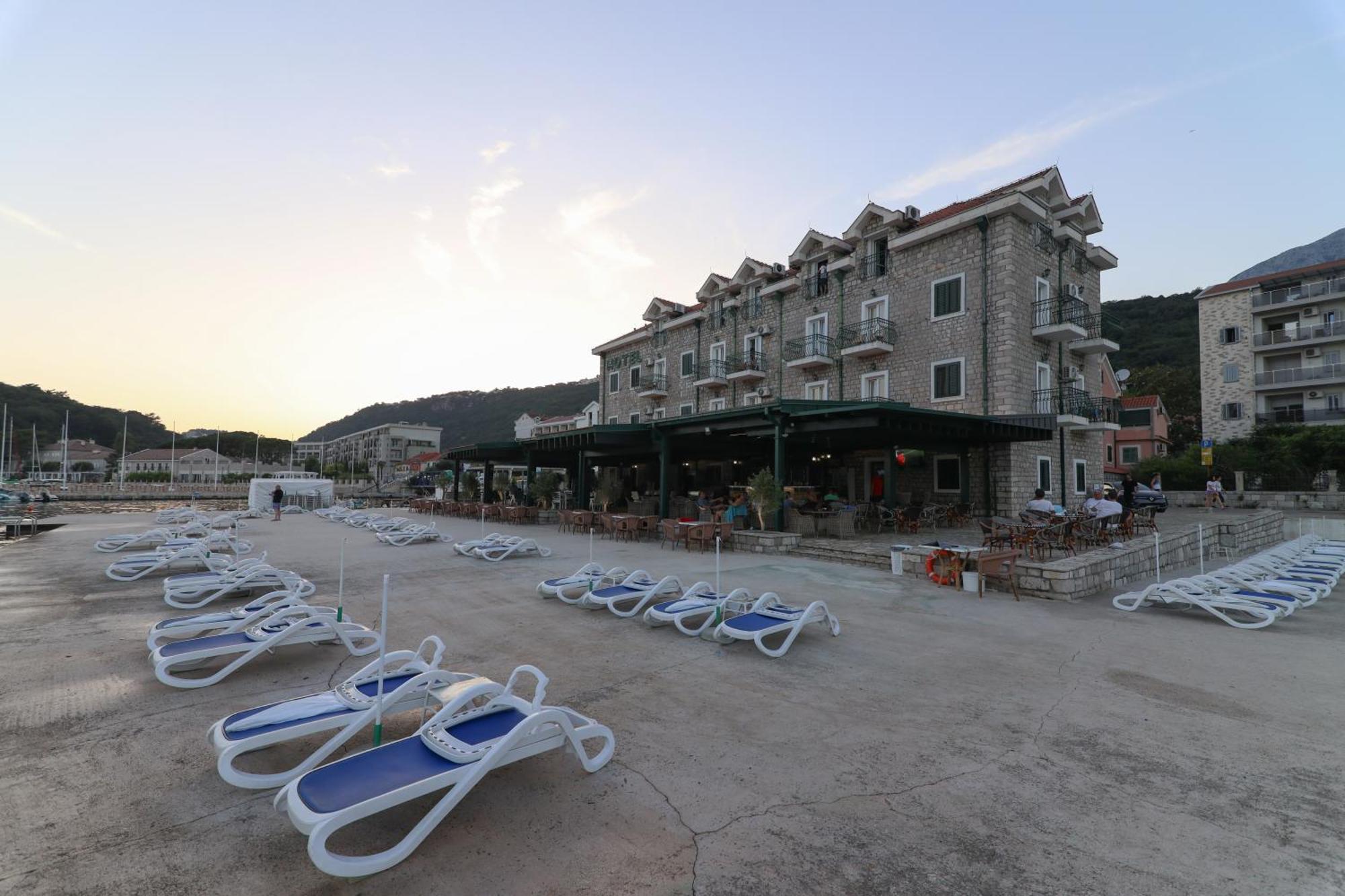 Hotel Rr Herceg Novi Eksteriør billede
