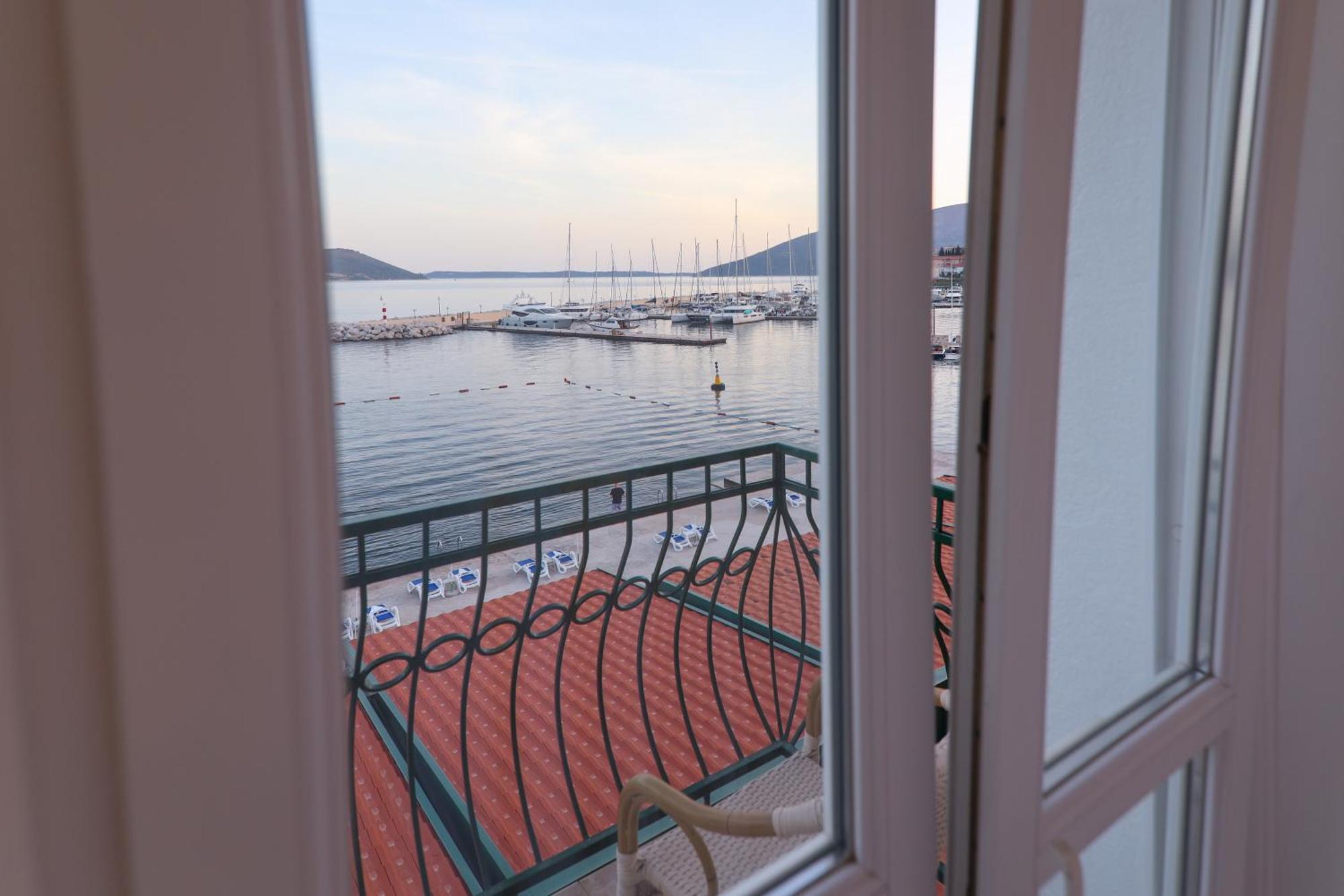 Hotel Rr Herceg Novi Eksteriør billede